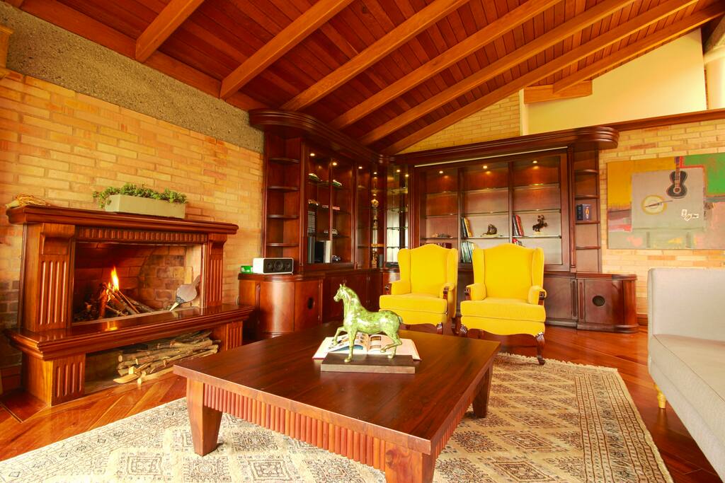 2 Living rooms & Chimney