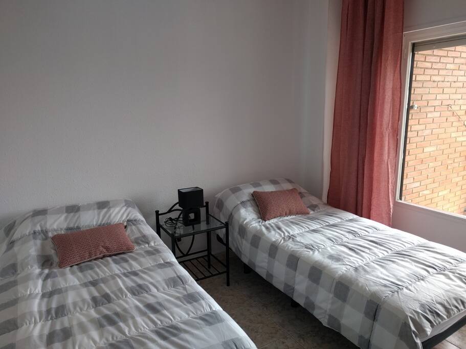 Habitación 1 con vistas a la plaza