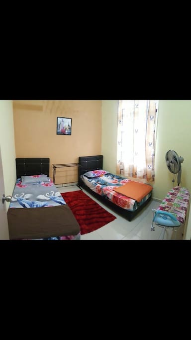 room 3:
2 single bed