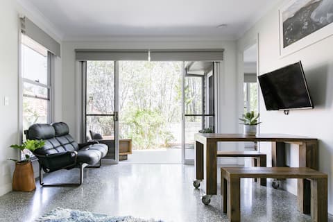 Ocean View Guest Room in Hillside Escape