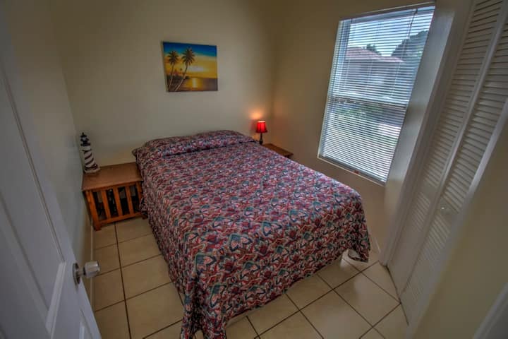 Целосна спална соба.