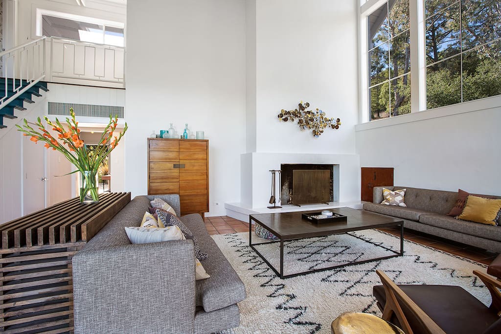 Modern Valley Home with Privacy and Views Houses for Rent in