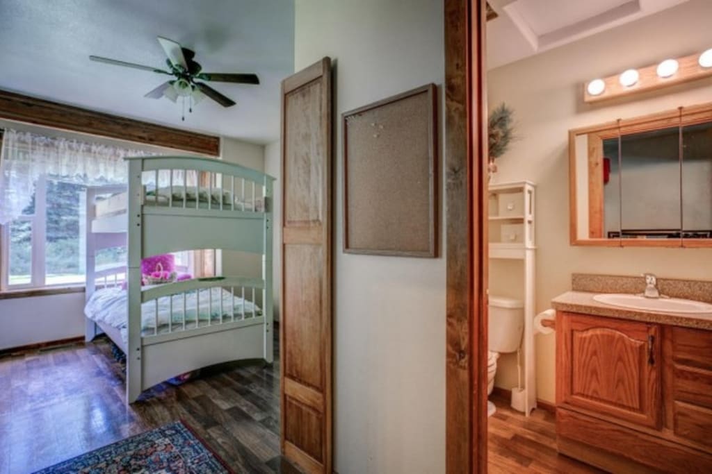 Single Bed with Private 1/2 Bath