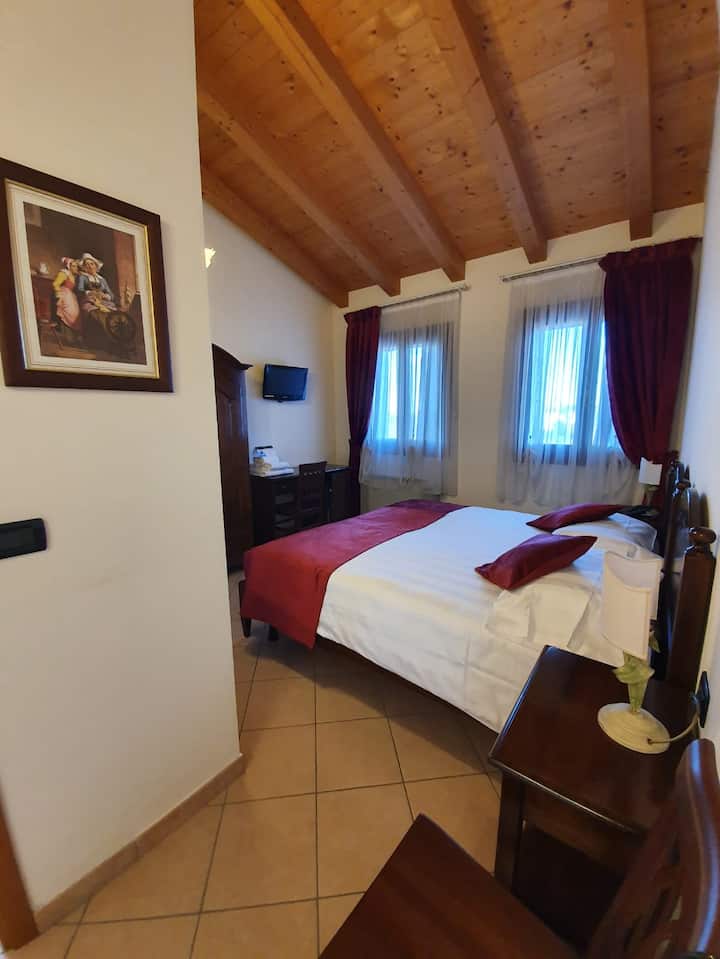 Dhomë gjumi 5