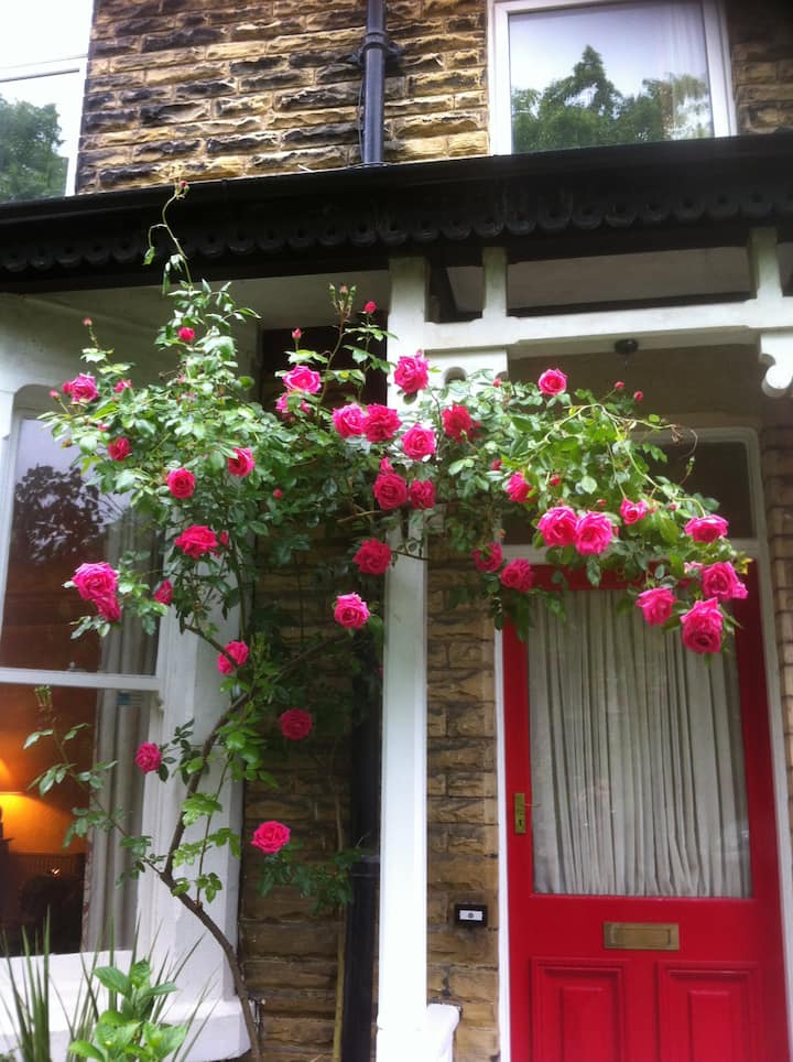Large bright room near town centre. Free Parking