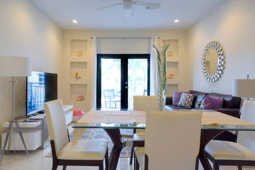 Living/Dining Area