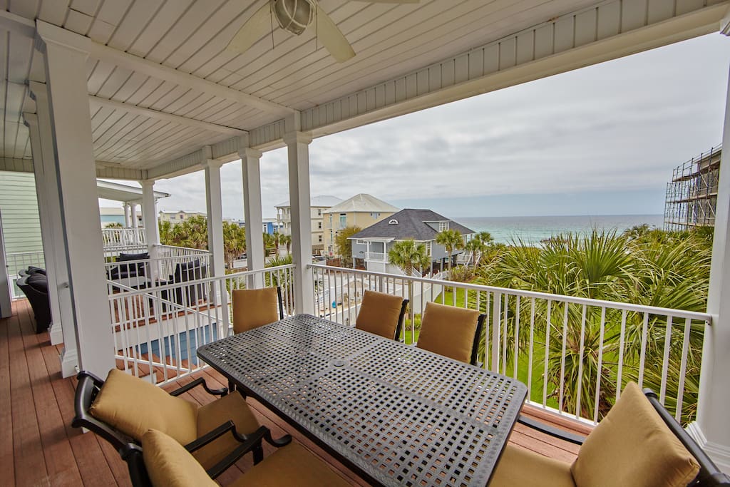 Incredible Views of the Gulf of Mexico from this Gulf Front property.