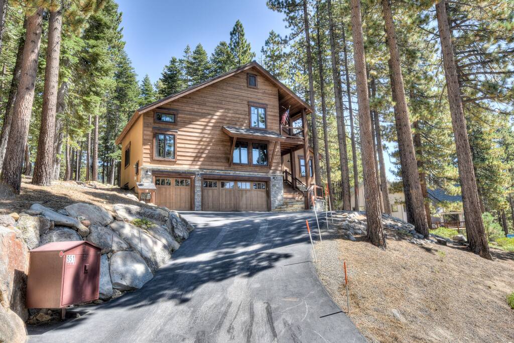 View of home from driveway