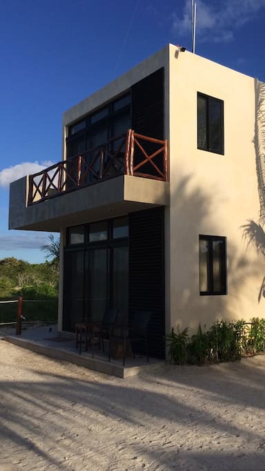 2 studios con baño completo, uno en planta baja y otro en planta alta