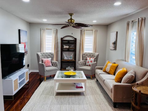Popular Airbnb listing: Beachside Historic City style APT in heart of OB! in Ormond Beach