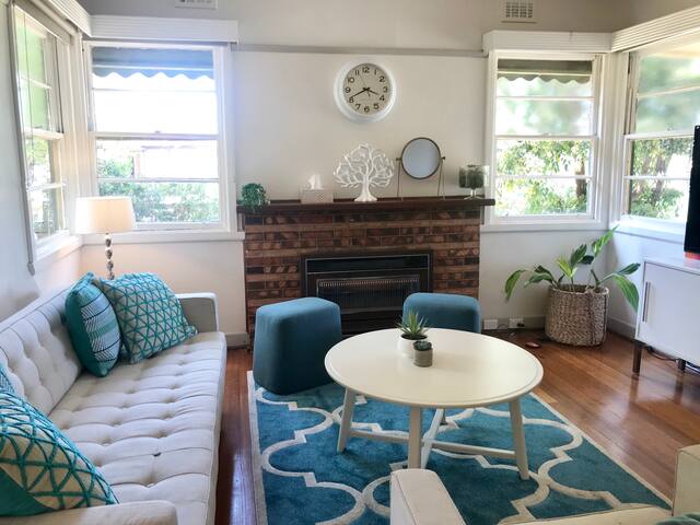 D129 West Footscray Lodge 6bdrs, 25ppl gallery image 2