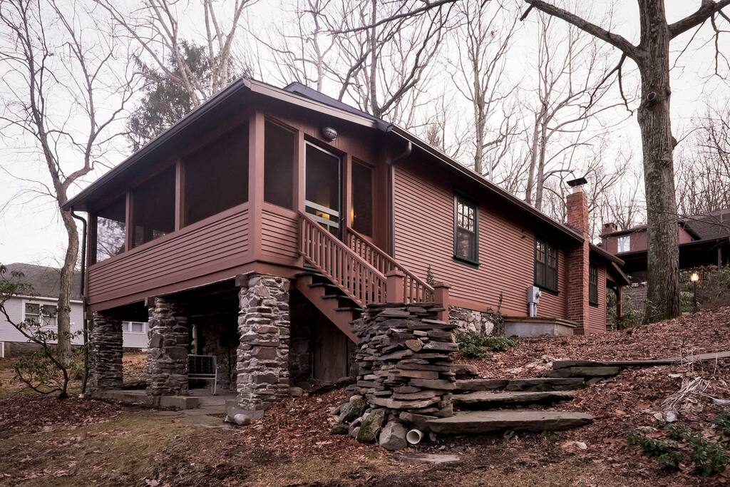 Front of cottage, from lake, winter