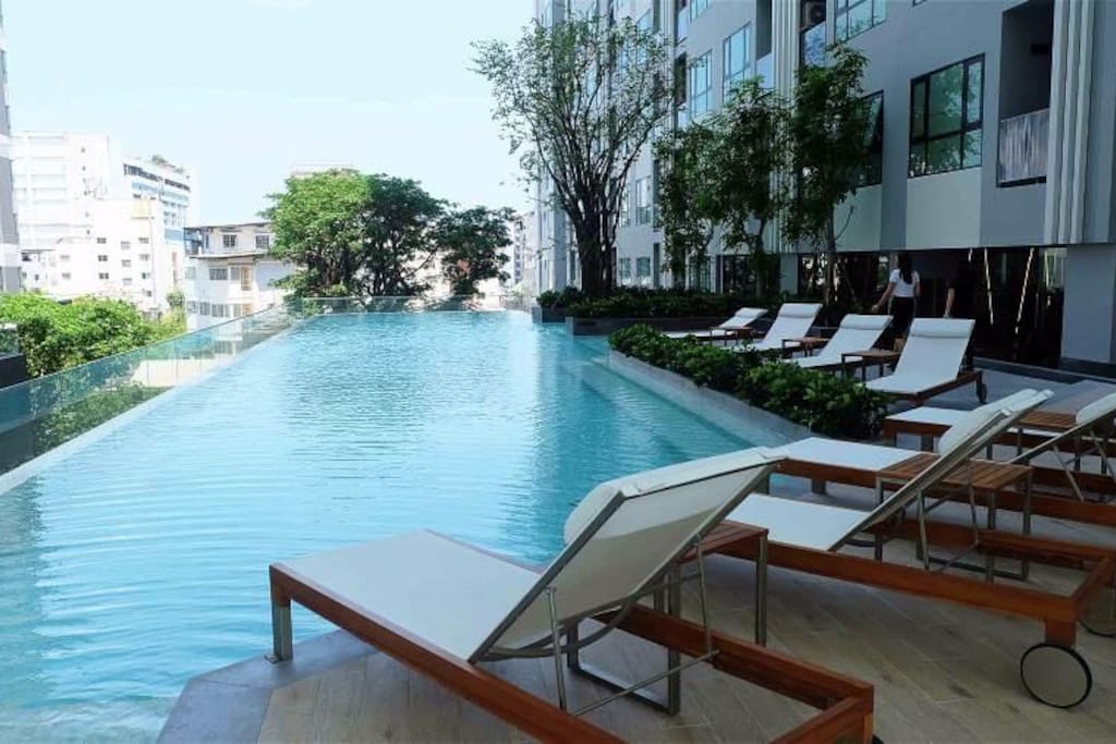 无敌海景,无边泳池!The top of swimming pool,nice sea view!