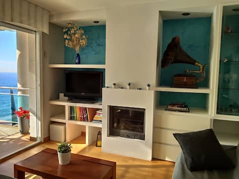 Successful Airbnb property: Exclusive beachfront apartment in Salou