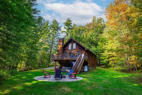 Cozy Ski Cabin with Hot Tub and Fireplace, EV Plug