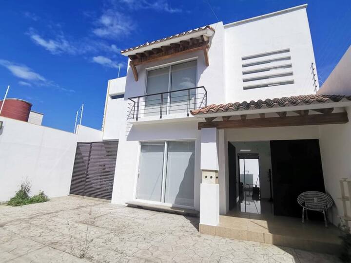 White House/Entire home Houses for Rent in Oaxaca de Juárez, Oaxaca