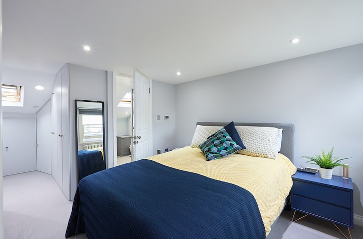 Loft Bedroom with Ensuite Shower