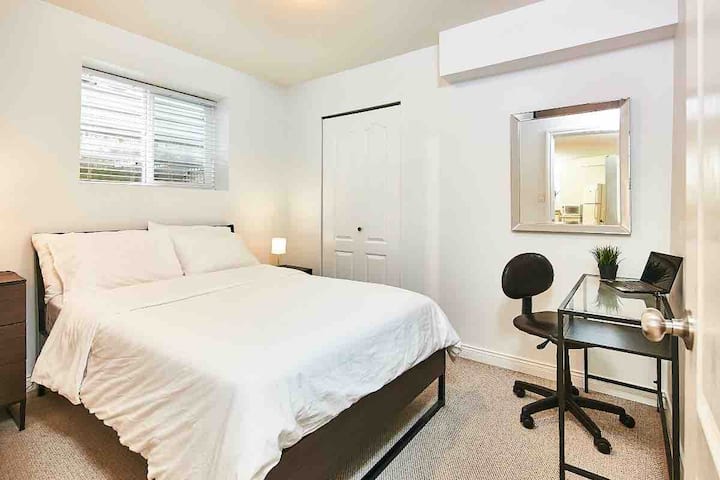 חדר שינהמס '1 עם פינת עבודה 