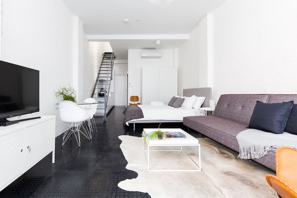 Rear Studio: Living Area - Light & spacious with high ceilings