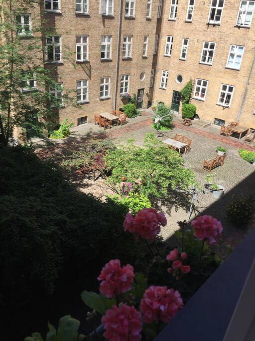 The courtyard to which there is full acces. Small playground and sitting-areas as well as barbecues.