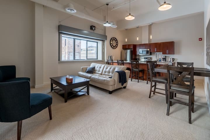 #8 Executive Stay Centrally Located 2 Bedroom