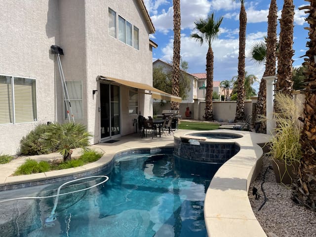 Spacious and beautiful crowd pleaser!