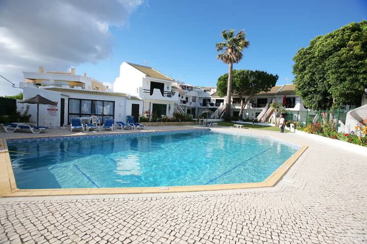 Estúdio com piscina - Lagos