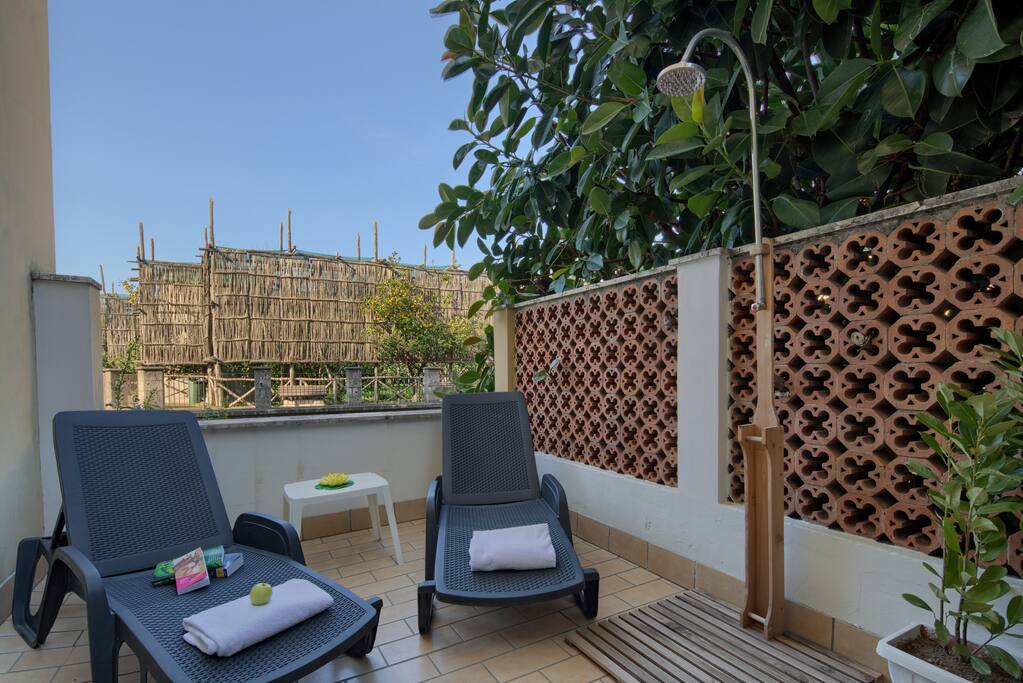 solarium terrazza privata doccia esterna