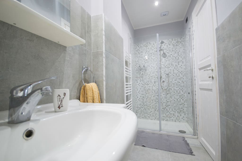 a spacious shower (120 cm) to cool off and relax after busy days