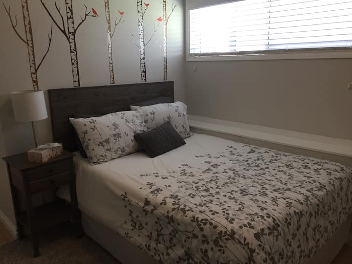 2 bedroom 1 bathroom full kitchen private suite.