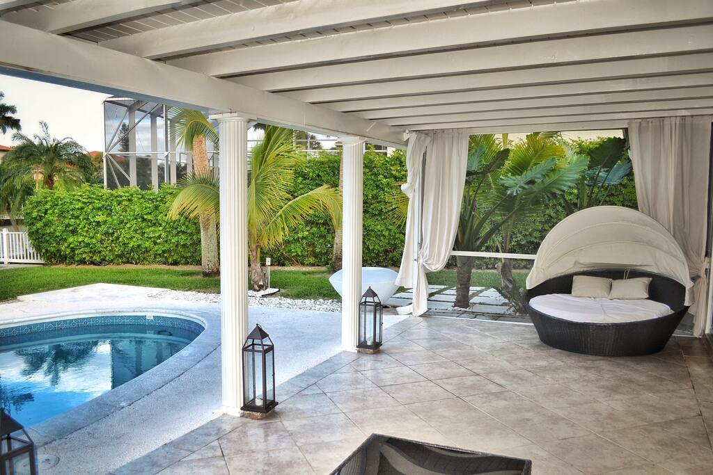 WELCOME TO LUXURIOUS MOROCCAN VILLA