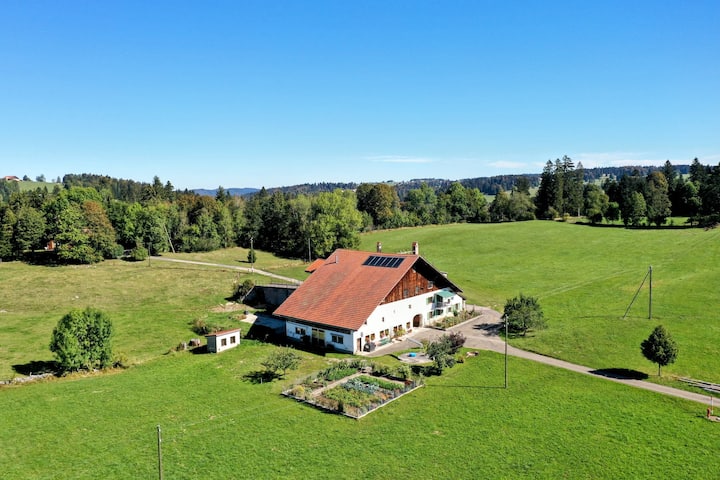 Apartment in an old Neuchâtel farmhouse