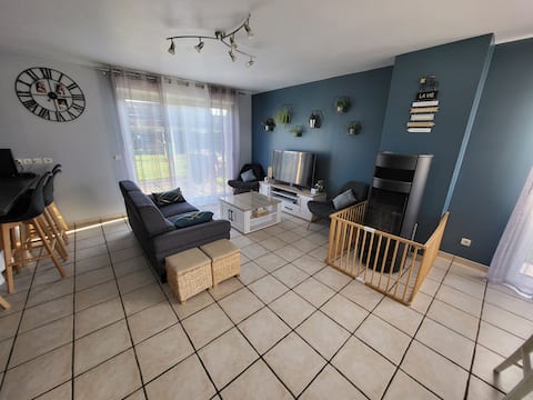 private floor: 3 bedrooms. near 24-hour circuit