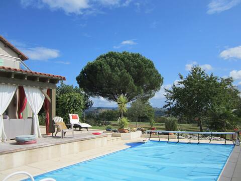 Charming little cottage  with panoramic view of the valley