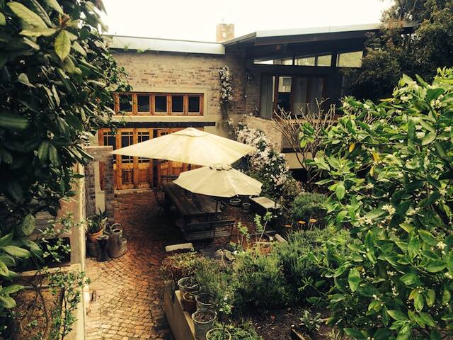 House Kenridge gallery image 3