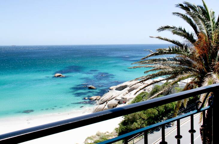 Alexander Beach House gallery image 3