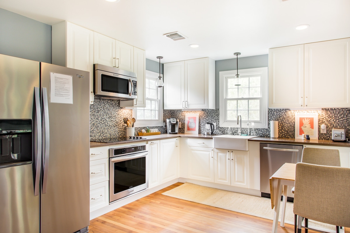 Central Austin Craftsman in Historic Neighborhood