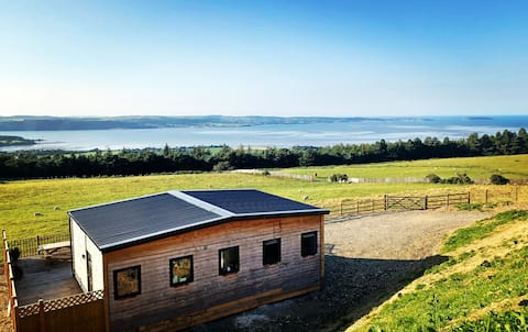 Delightful 2 bedroom log cabin 
Sleeps 4