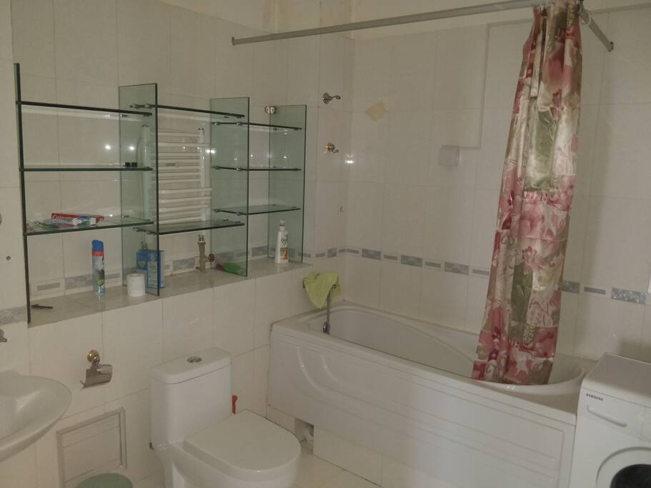 Full spacious washroom