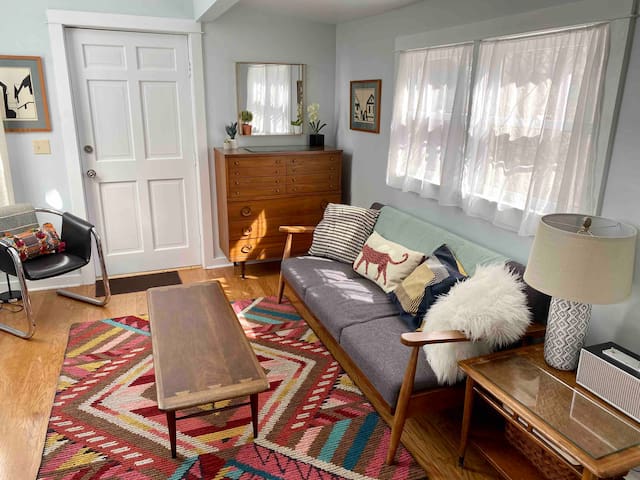 Chic and Cozy Downtown Charmer