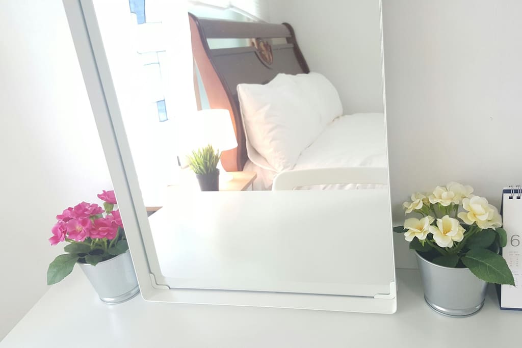 Bright and cozy room