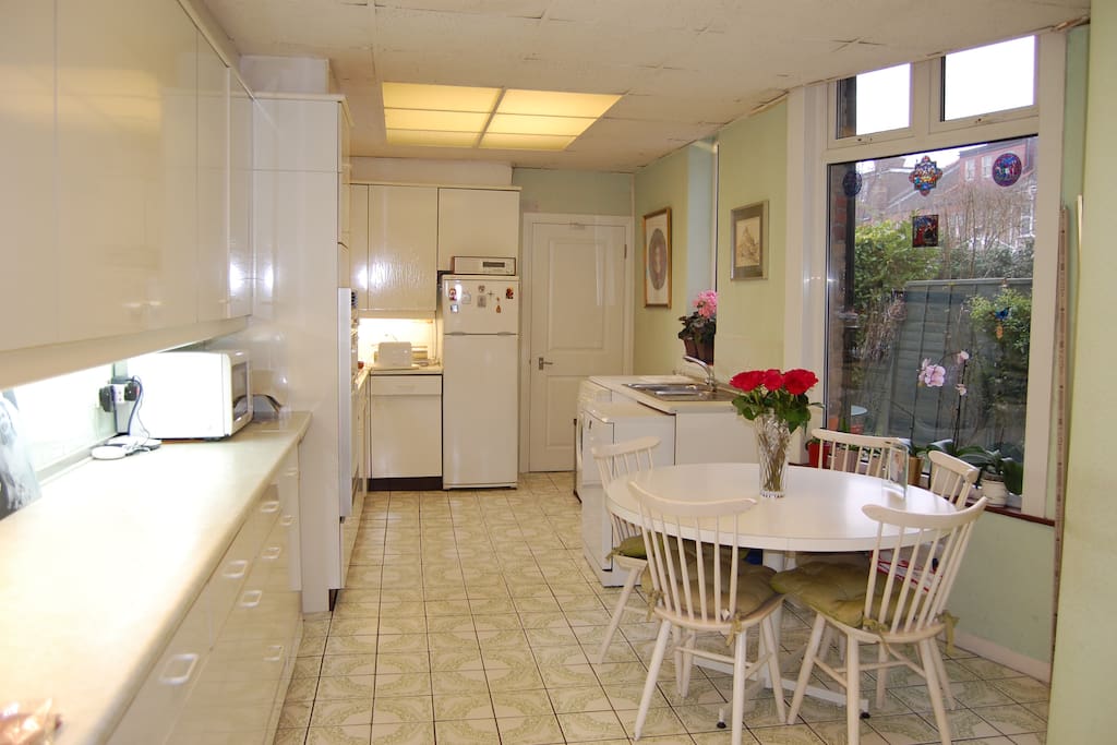 Live-in kitchen/dining