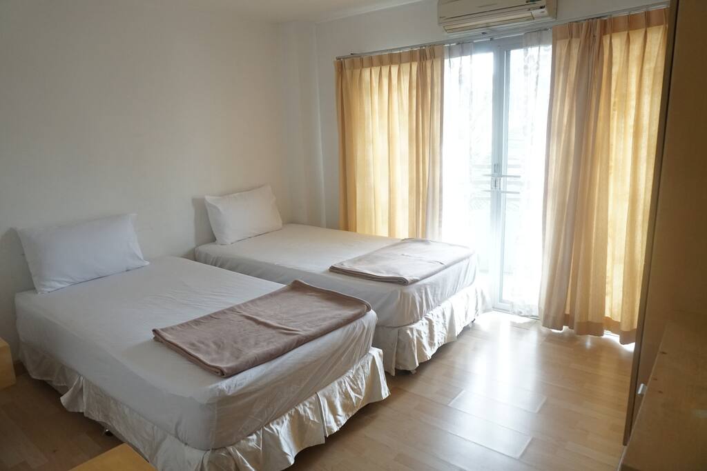 Bedroom 2 : 2 single bed