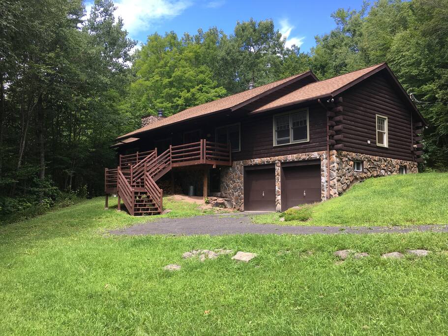 Another view of the cabin.