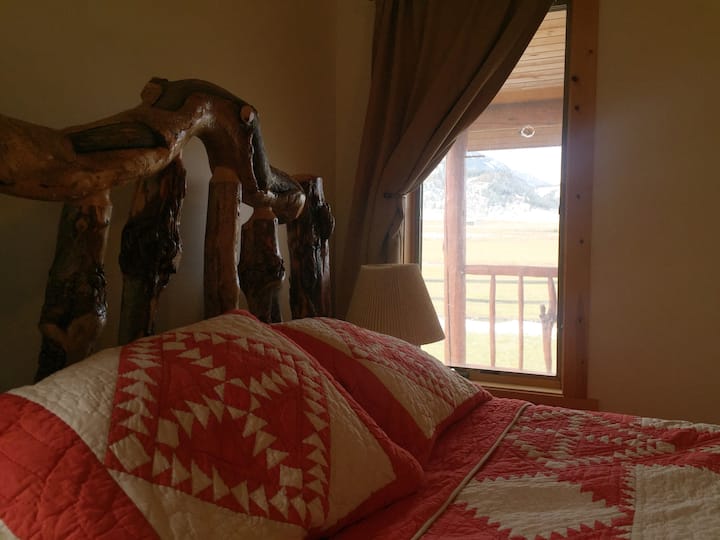 第一间卧室（标准双人床）