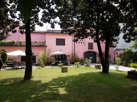 Lake Garda - Large portion of villa with garden