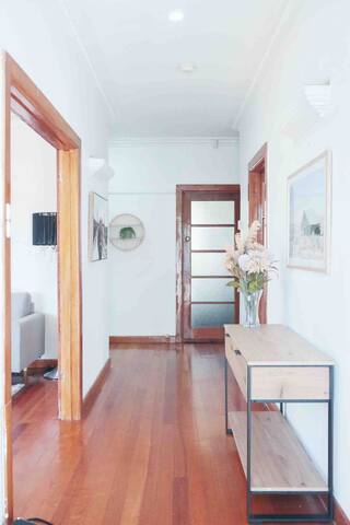 Hillside Retreat with CBD and River Views gallery image 5