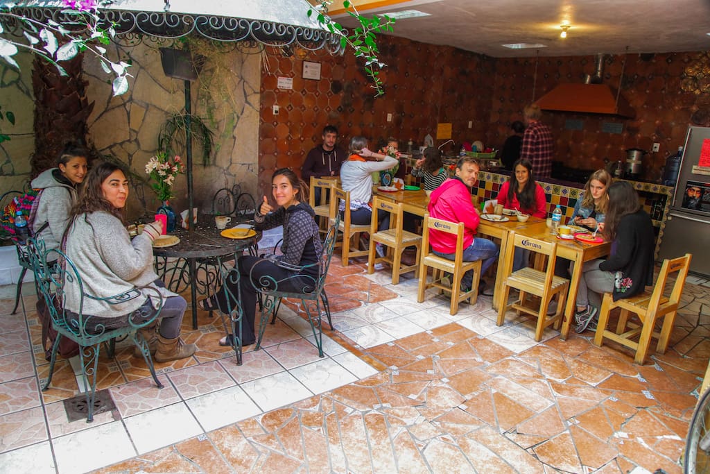 Compartiendo la hora del desayuno juntos