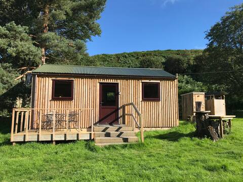 Shepherds Hut * Farm Stay * Peebles * Sleeps 2