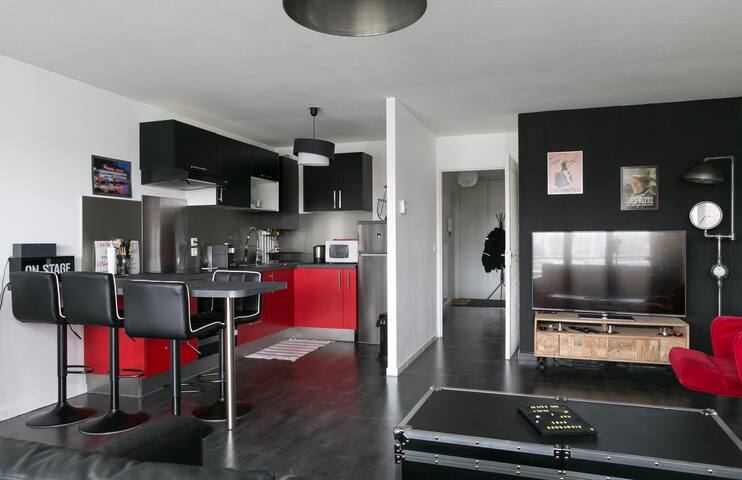 Movies atmosphere near Geneva (+ parking)